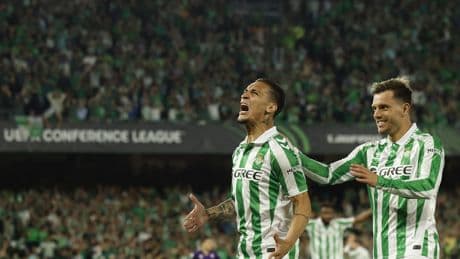 El Betis da el primer paso hacia la final de la Conference