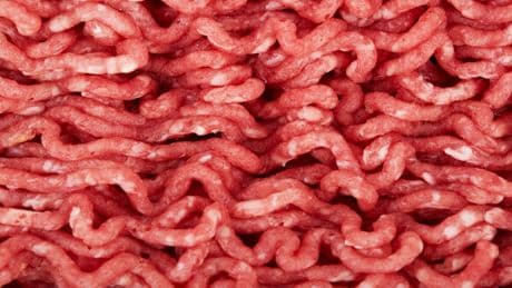 Graues Hackfleisch im Supermarkt? Das sollten Sie wissen