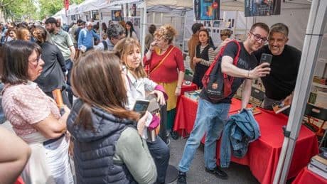 Otro Sant Jordi de récord: más de 2 millones de libros vendidos y una facturación superior a los 26 millones de euros