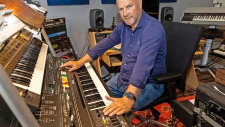 José (61) kocht loodzware en peperdure synthesizer, maar heeft geen moment spijt: ‘Hij is nu veel meer waard’