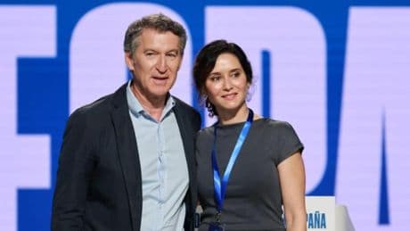 Ayuso cierra filas con Feijóo pero le advierte: “Va a volver el golpe en Catalunya”