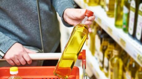 La crisis del aceite estalla ante la CNMC: sacudida a Planas, 600 millones perdidos y el 30% de explotaciones en riesgo