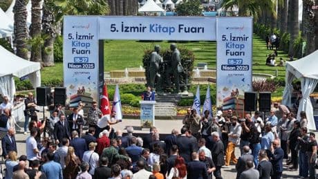 5. İzmir Kitap Fuarı kapılarını açtı