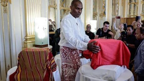La France restitue le crâne présumé du roi Toera, “événement majeur” pour Madagascar