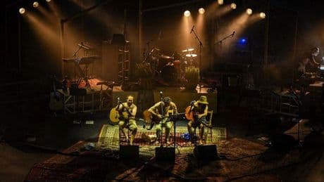 'Dioptria 55', la piedra angular del rock catalán junta generaciones en una noche histórica y emotiva en el Grec