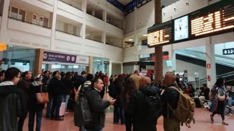 Ciudad Real, Puertollano y Toledo amanecen sin trenes a Madrid: "La solución no puede ser decir a la gente que espere"