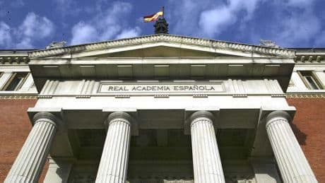 La silla o de la RAE queda vacante al no lograr la mayoría ninguno de los dos candidatos