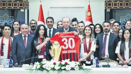 Güçlü kadın güçlü toplum