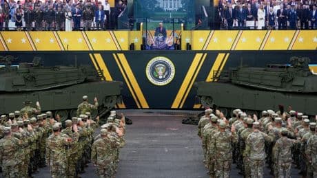 États-Unis : à Washington, un défilé militaire aux accents trumpiens