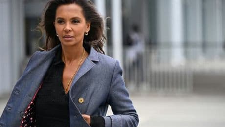 Communication contrôlée ou élan de sincérité? Pourquoi les politiques aiment tant se confier à Karine Le Marchand