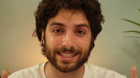 Albert Xamena, bioquímico: "Quizás la diferencia entre no poder estudiar o dormir bien está simplemente en un bote de aceites esenciales de distancia"
