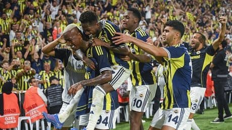 Usta yazardan Fenerbahçe'ye övgü dolu sözler: Kadıköy eski günlerdeki gibiydi!