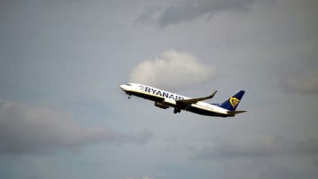 Taxe aérienne: le patron de Ryanair menace de réduire ses capacités en France en cas de nouvelle hausse
