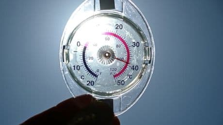 Pics à 42°C, vigilance incendie... A quoi s'attendre lundi avec cette journée de canicule intense?