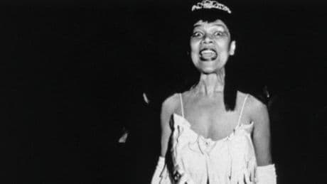 Les performances historiques de Lorraine O’Grady à la galerie Mariane Ibrahim, à Paris