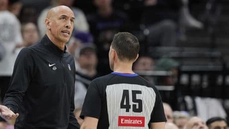Doug Christie continuará como entrenador de los Sacramento Kings
