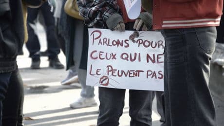Âge minimal pour les réseaux sociaux, permis d’entraide entre jeunes… : Les recommandations des adolescents contre l’inceste et les violences sexuelles