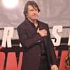 Tom Cruise pakt wereldrecord voor sprongen met een brandende parachute