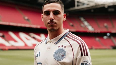 Ajax-aanwinst Oscar Gloukh (21) sinds 2019 diep onder de indruk van Frenkie de Jong: ’Dat bewonder ik enorm bij hem’