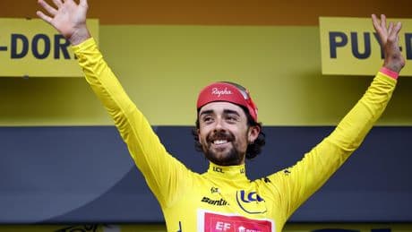 Tour de France EF kan na succes Ben Healy al niet meer stuk: ploeg viert met bier en ’Will Grigg-song’