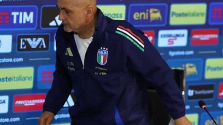 Luciano Spalletti storms out of Italy press conference after confirming sacking