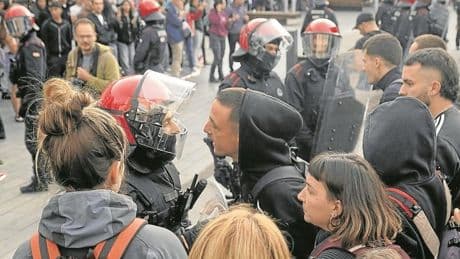 Política y menos respeto a la autoridad, peligroso cóctel del verano vasco