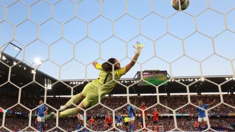 Una España sin brillo tumba a Italia y firma su primer pleno en la fase de grupos de la Euro