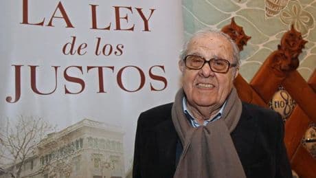 Muere a los 94 años el escritor Chufo Llorens, eminencia de la novela histórica y autor de 'Te daré la tierra'