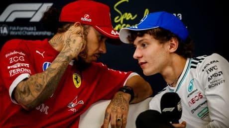 Lewis Hamilton puts Toto Wolff in awkward position with Kimi Antonelli offer