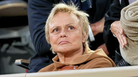 « Un litre de champagne chaque soir » : Muriel Robin parle de ses trente ans d’alcoolisme