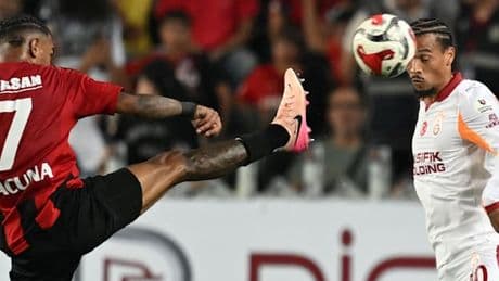 Auch im ersten Pflichtspiel blieb Sané blass