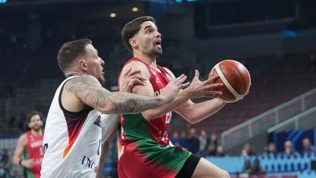 EM-Endrunde in Riga: "Nicht leicht": Basketballer nach mühevollem Spiel weiter