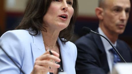 Columbia’s Acting President Apologizes for Texts Disparaging Trustee