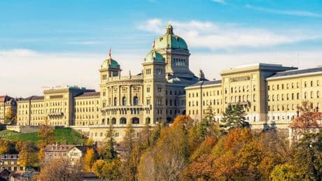 Handelskonflikt: Trumps Zölle schocken die Schweiz: Wie das Land reagiert