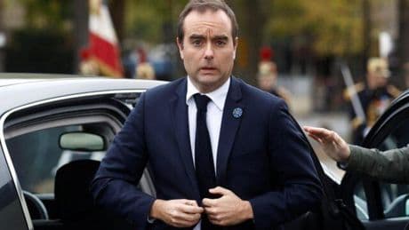 Macron nombra a su ministro de Defensa como nuevo jefe de Gobierno en Francia tras la dimisión de Bayrou