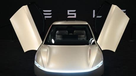 Voitures autonomes incontrôlables ? Tesla sous pression après des incidents graves à Austin