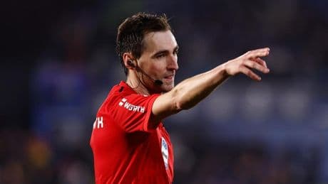 De Burgos Bengoetxea, el árbitro que no quieren ni UEFA ni FIFA y al que la RFEF premia con El Clásico en la final de Copa