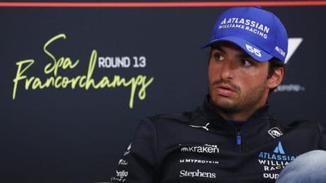 Una leyenda de la Fórmula 1 exige a Ferrari deshacer el cambio de Hamilton por Sainz: "Recordamos lo bueno que era"