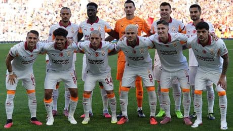 Galatasaray'da 3 değişiklik! 310 gün sonra ilk 11'e döndü