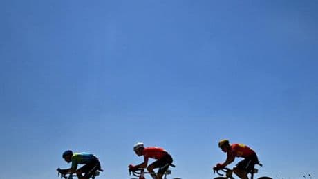 EN DIRECT | Tour de France 2025 : le peloton et les leaders surveillent une courte échappée, lors de la onzième étape de Toulouse à Toulouse