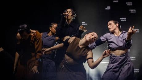Maria Arnal dominó e intrigó en el estreno de AMA’ en el Sónar