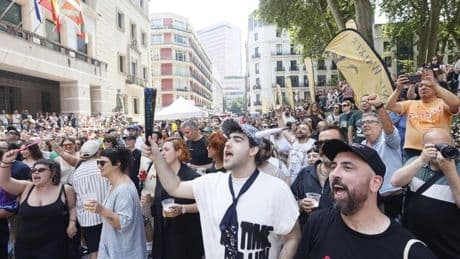 Centenares de personas abarrotan el centro de Bilbao en la última jornada gratuita del BBK Live