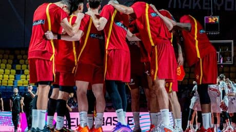 España se asoma al abismo: una gesta o un favor para no despedirse del Eurobasket