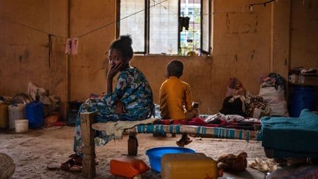 Diez países y 26 millones de personas desplazadas están fuera del foco de la asistencia humanitaria
