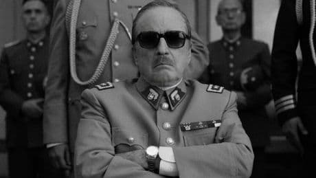 ¿Y si Pinochet hubiese sido un vampiro? Hoy, en Netflix, la sátira política que estuvo nominada al Oscar