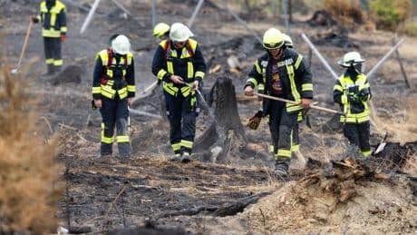 Brand in Thüringen unter Kontrolle - Neue Taktik in Sachsen