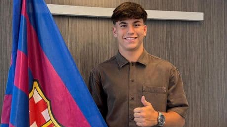 Raúl Expósito, otro talento defensivo de La Masia que renueva con el Barça