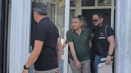 CHP’li başkanın rüşvet trafiğini yeğen yürütüyordu! Başkanın yeğeni 'çantacı' çıktı