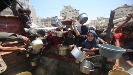 „Das ist kein Diebstahl – das ist Hunger": Warum Hilfsgüter in Gaza oft nicht ankommen