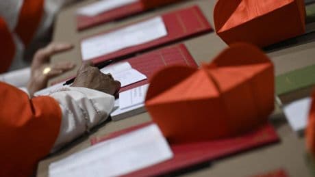 Conclave : enquête sur les coulisses d’une élection éclair